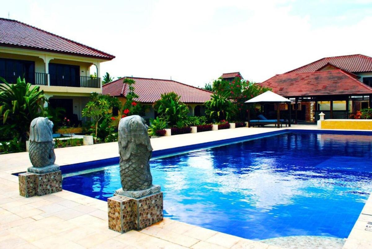 Lombok Beach Hotel Montongbuwoh Esterno foto