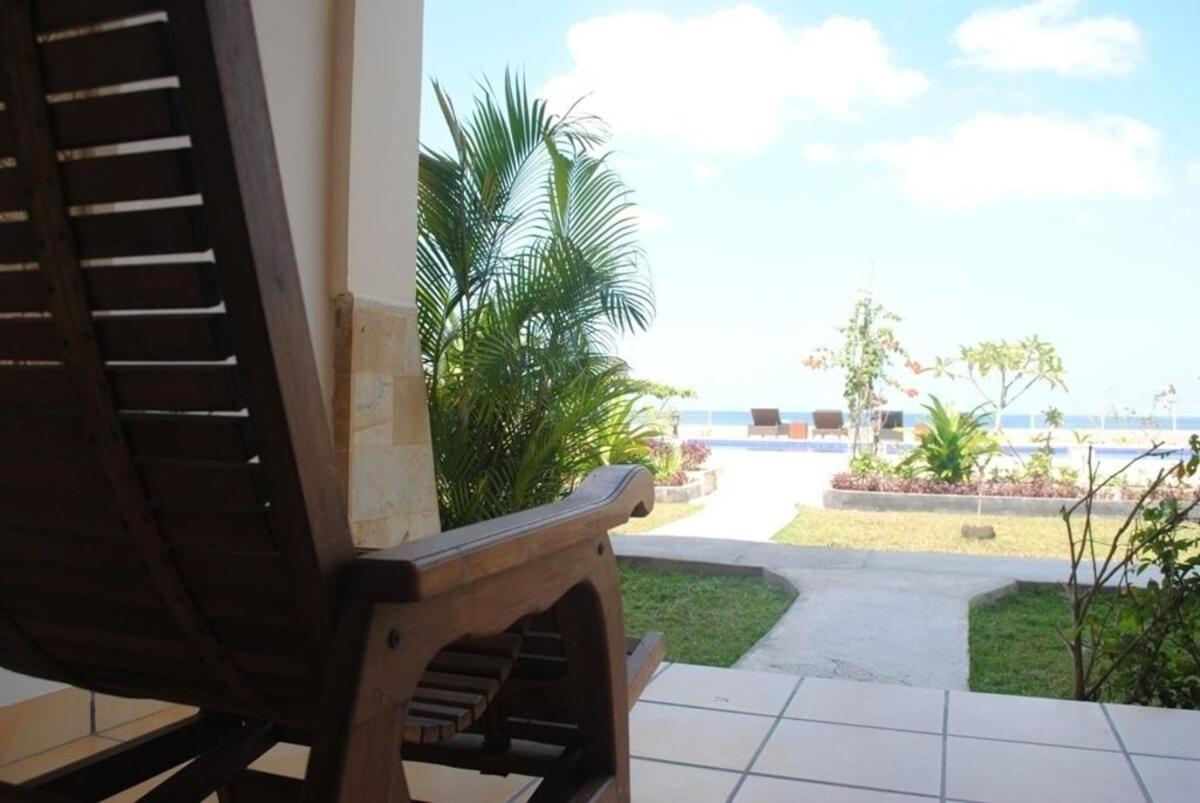Lombok Beach Hotel Montongbuwoh Esterno foto