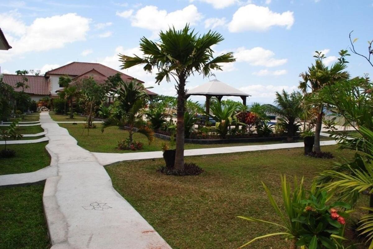 Lombok Beach Hotel Montongbuwoh Esterno foto