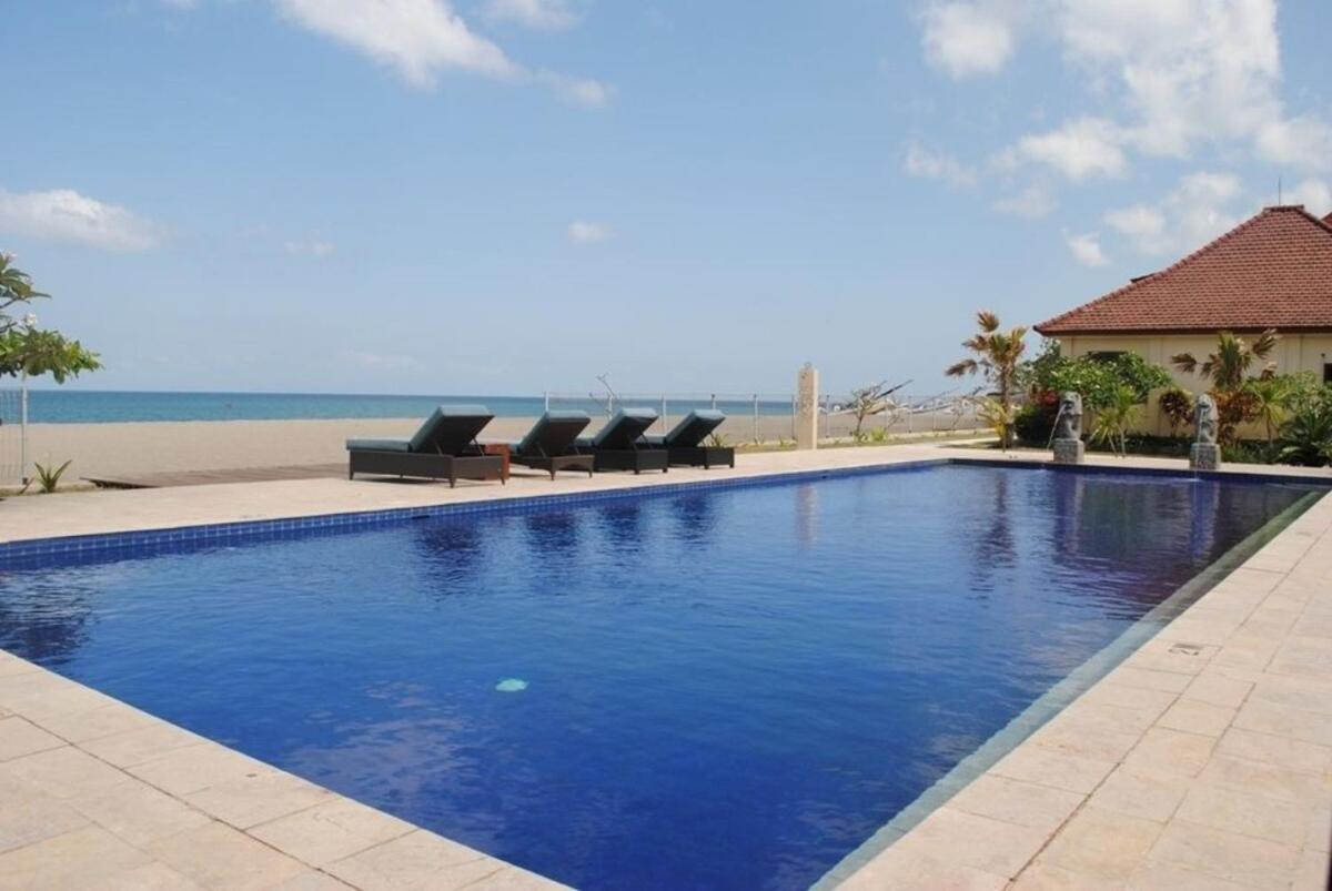 Lombok Beach Hotel Montongbuwoh Esterno foto